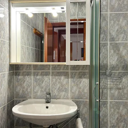 2 Bedroom Stunning In Lejlighed